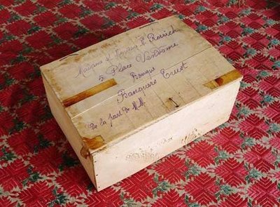 Посылочный ящик, полученный Рерихами в Париже.