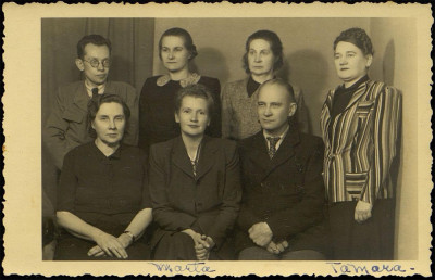Стуранс Марта (1 ряд, 2-ая слева), Вюрцбург, ФРГ, 1949 г. (Архив ГМР: FA-950).